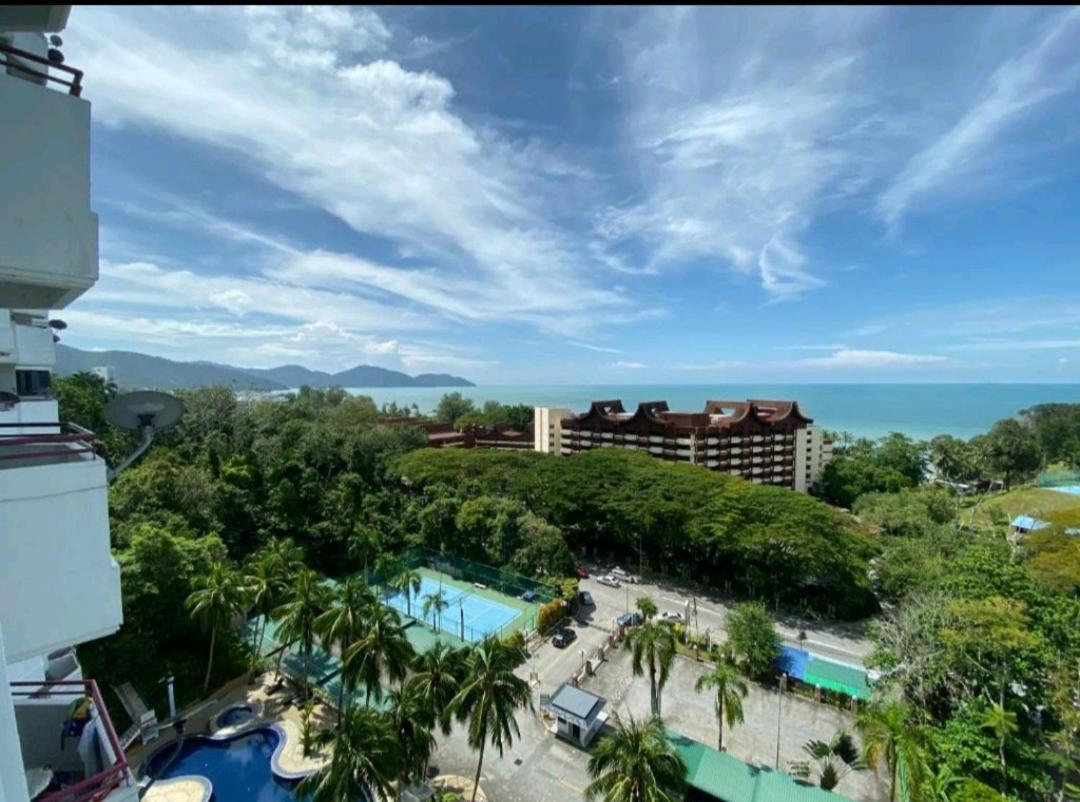 Executives Pantai Seaview Batu Ferringhi 2704 - 2 Bedrooms Exteriér fotografie